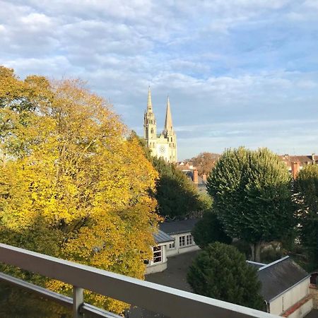 Appartement Avec Parking Et Balcon Vue Cathedrale شارتر المظهر الخارجي الصورة